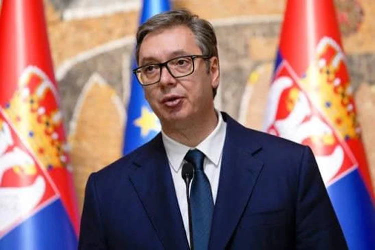 Брнабіч закликала змінити конституцію Сербії, щоб відкрити Вучичу шлях до нового президентського терміну